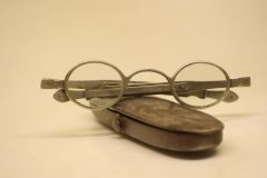 Antique Eyeglass Frames  "PEBBLES" Sliding Bridge 19th Century Eyeglasses Original Case